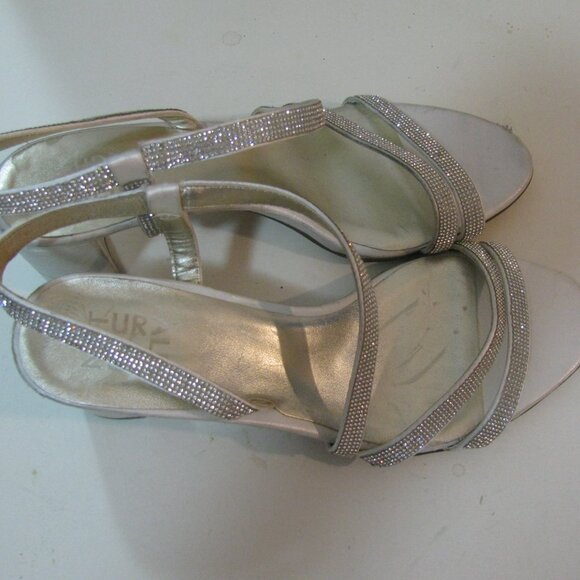 * 2/$15 Naturalizer Glitter Silver Sandals Size 8 Good Condition $120 When New - Picture 7 of 9